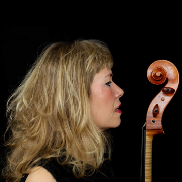 Cellist Zoë Martlew